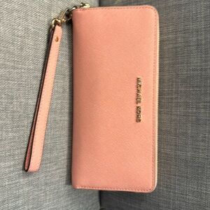 Michael Kors Continental Wristlet wallet